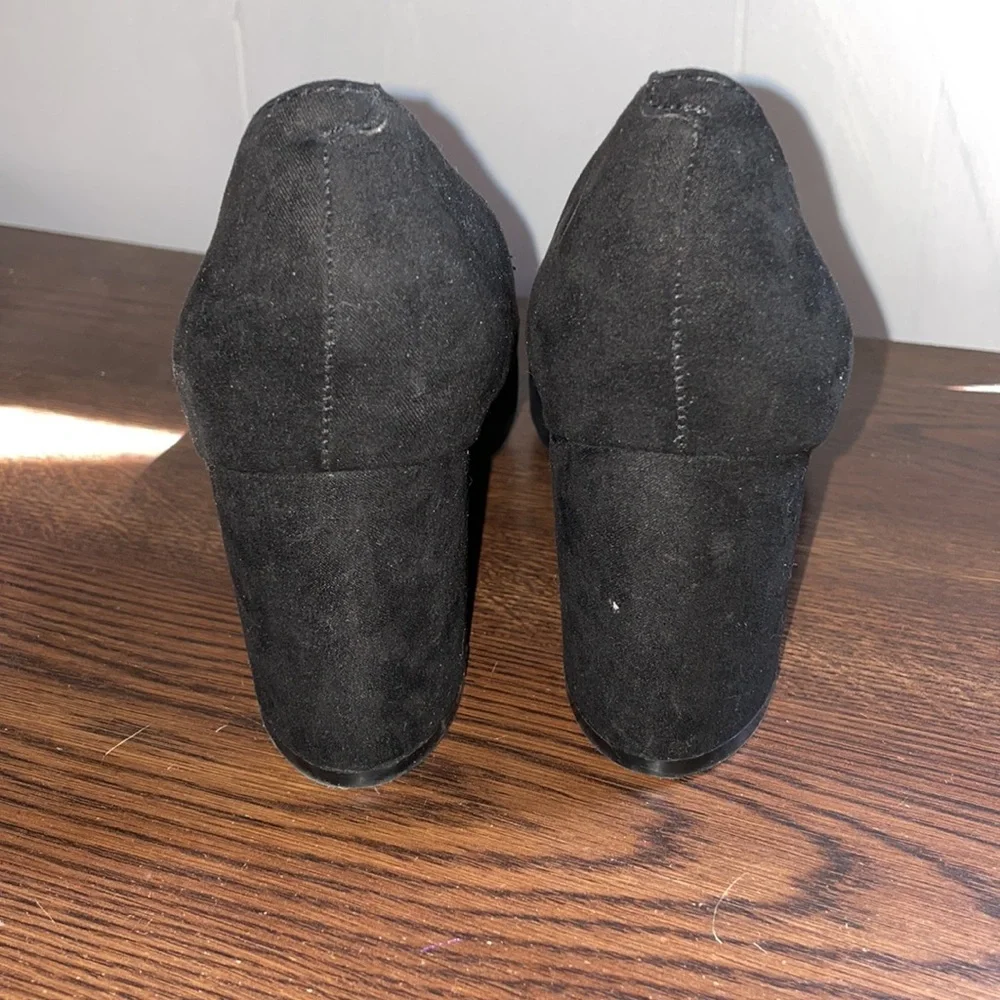 Marc Fisher Black Suede Heel 🖤 - Picture 3 of 4